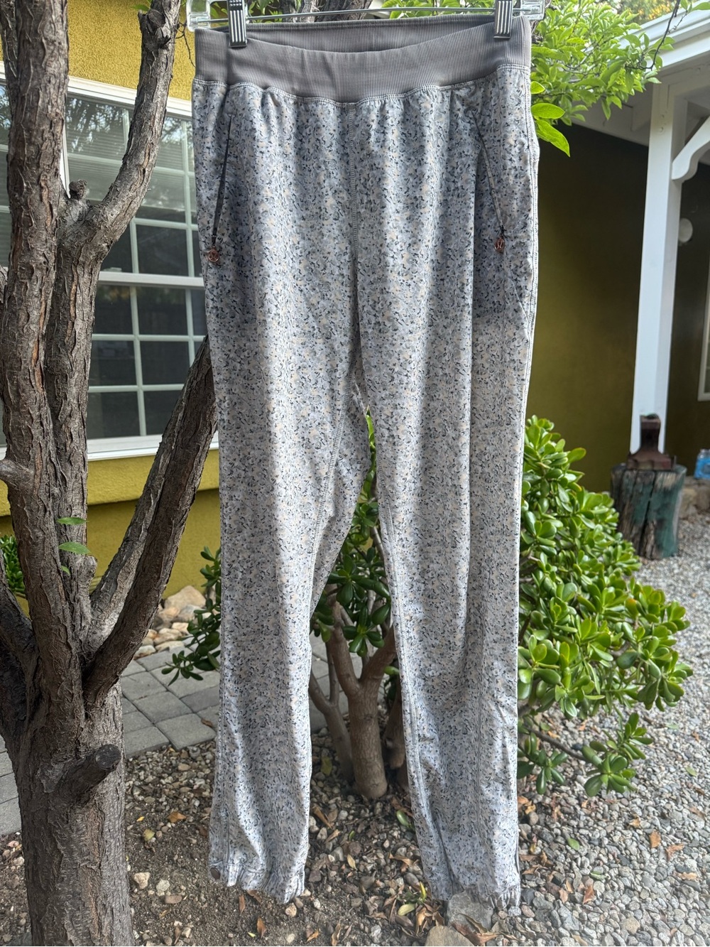 Lululemon Jogger Pant Size 6